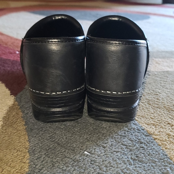 Dansko black leather clogs comfort/nursing shoe - Picture 2 of 3